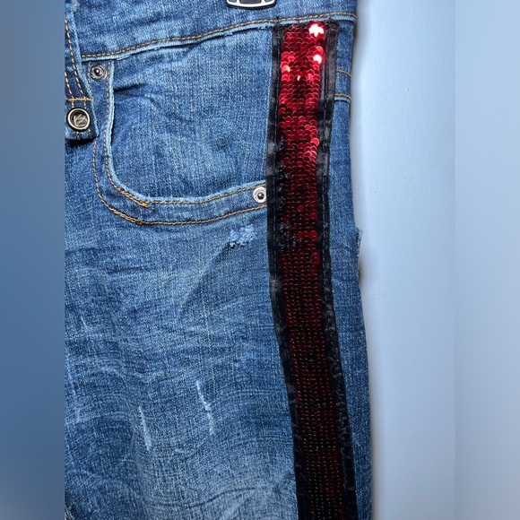 SMUGGLER’S MOON JEANS SLIM FIT DISTRESSED W/ RHINESTONE TRIM. W 30 / L 31 - Picture 7 of 16